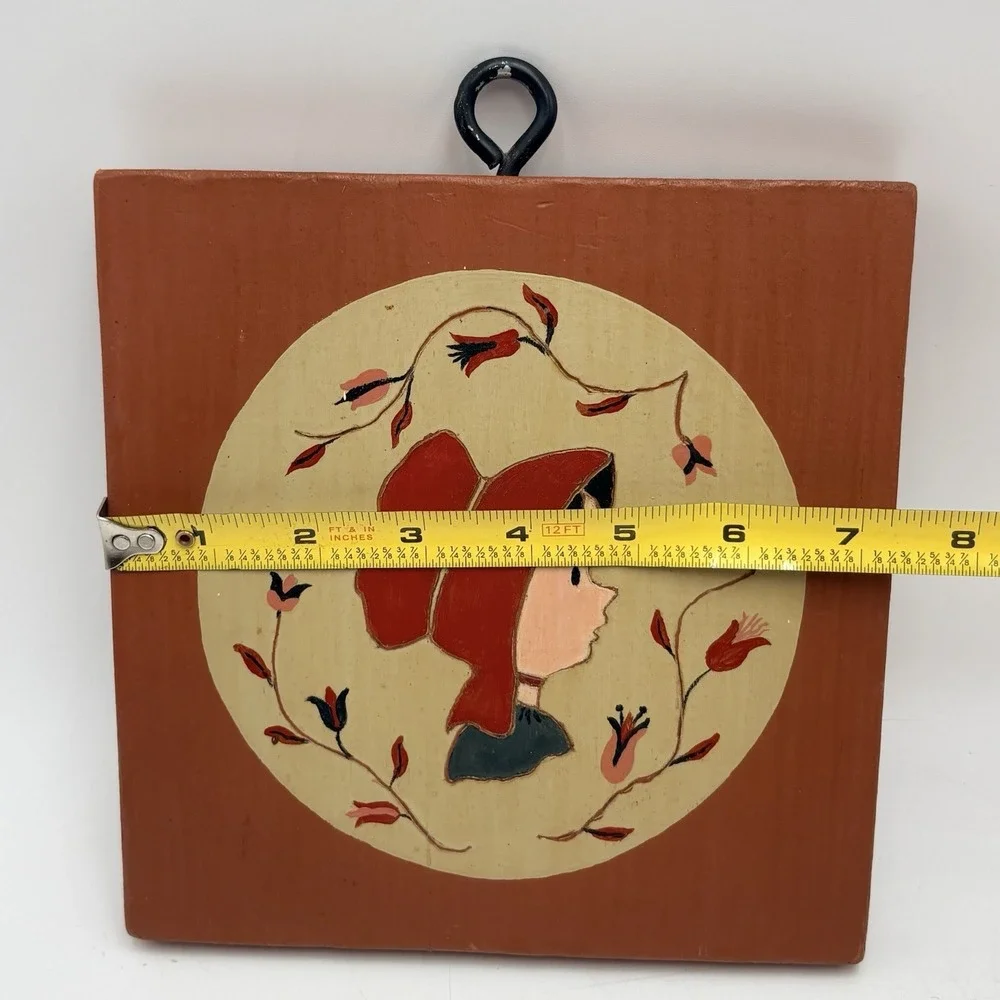 Vintage Folk Art‎ Wood Wall Plaques Dutch Amish Boy Girl Hand Painted Set of 2